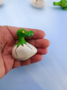 Tojásból kelő krokodil