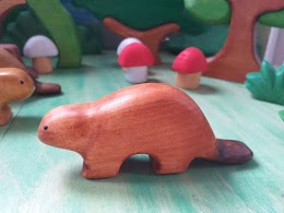 Bigger beaver (rust brown)