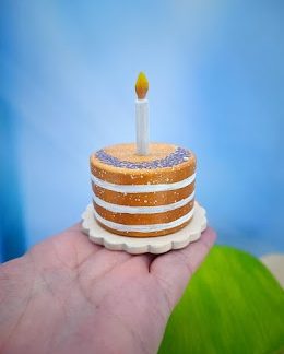 Cake, the candle removable