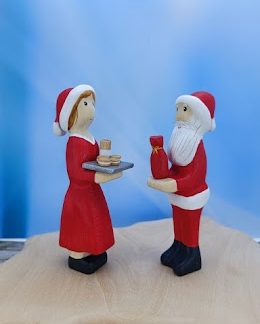 Santa's family in a pair