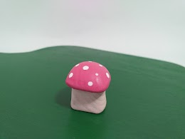 Smaller dotted mushroom / pink