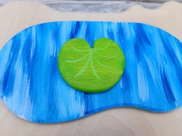Water lily leaf