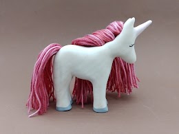 Small unicorn "candy"