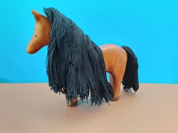Maned big horse, brown body, black long mane