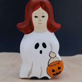 Halloweeni jelmezes kislány